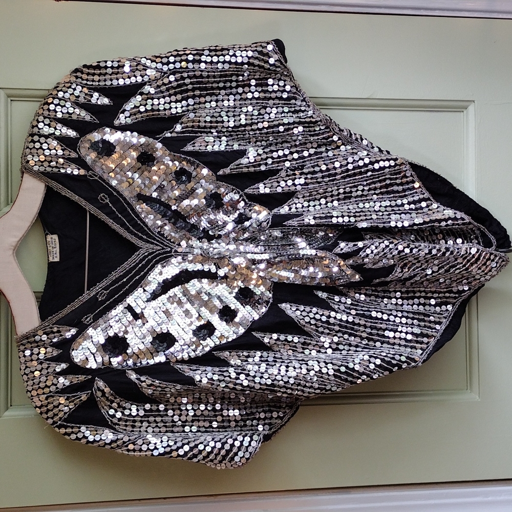 Women's Vintage 💯 % silk butterfly silver sequin top black S/M